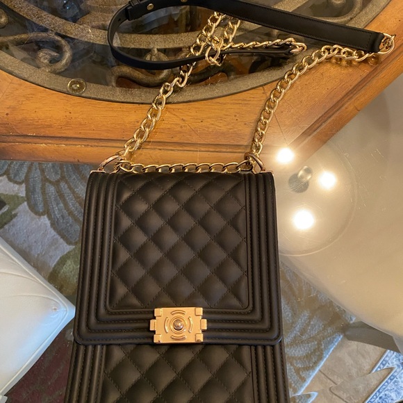 5 purse lot! - Picture 6 of 9